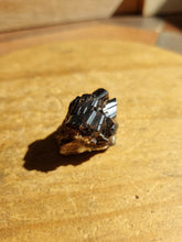 Charger l'image dans la galerie, Vésuvianite (Pakistan) pierre de collection