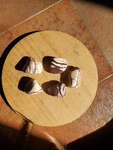 Charger l'image dans la galerie, Jaspe Cappuccino pierres roulées