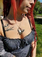 Charger l'image dans la galerie, Collier Opale Coober Peddy et Tanzanite naturelle - Collaboration Mystik Wood