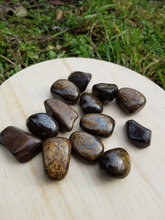 Charger l'image dans la galerie, Bronzite pierres roulées