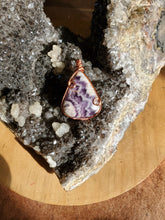 Charger l'image dans la galerie, Améthyste Auvergne et cuivre pendentif