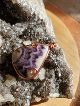 Charger l'image dans la galerie, Améthyste Auvergne et cuivre pendentif