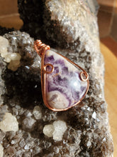 Charger l'image dans la galerie, Améthyste Auvergne et cuivre pendentif