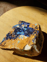 Charger l'image dans la galerie, Azurite (Cap Garonne, France) pierre de collection