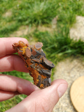 Charger l'image dans la galerie, Baryte (Chaillac, France) pierre brute