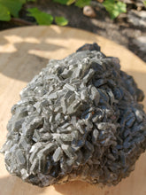 Charger l'image dans la galerie, Baryte noire (Belgique) pierre de collection