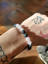 Charger l'image dans la galerie, Bracelet Pierre de Lave et Quartz Rose 8 mms