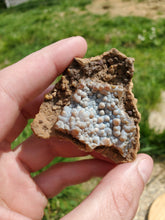 Charger l'image dans la galerie, Calcédoine bleue (Charroux, France) pierre de collection