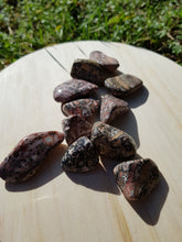 Charger l'image dans la galerie, Jaspe Léopard Pierres Roulées
