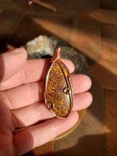 Charger l'image dans la galerie, Jaspe Mariam et cuivre pendentif