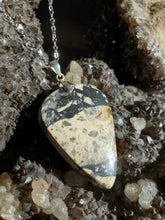 Charger l'image dans la galerie, Collier Jaspe Picasso
