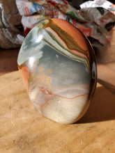 Charger l'image dans la galerie, Jaspe Polychrome freeform (Madagascar) pierre de collection