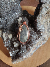 Charger l'image dans la galerie, Marcasite et cuivre pendentif