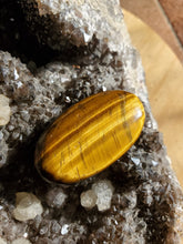 Charger l'image dans la galerie, Cabochon Oeil de Tigre