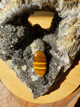 Charger l'image dans la galerie, Cabochon Oeil de Tigre