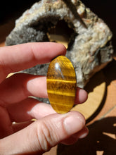 Charger l'image dans la galerie, Cabochon Oeil de Tigre