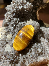 Charger l'image dans la galerie, Cabochon Oeil de Tigre