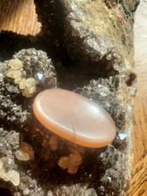 Charger l'image dans la galerie, Cabochon Pierre de Lune Orange