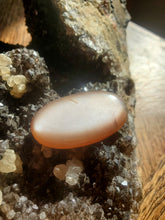 Charger l'image dans la galerie, Cabochon Pierre de Lune Orange