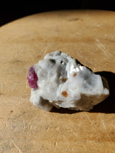 Charger l'image dans la galerie, Rubis et pyrite sur calcite (Afghanistan) pierre de collection