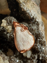 Charger l'image dans la galerie, Scolécite et cuivre pendentif