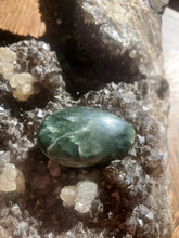 Charger l'image dans la galerie, Cabochon Séraphinite