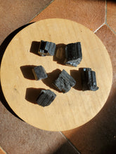 Charger l'image dans la galerie, Tourmaline noire pierres brutes
