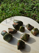 Charger l'image dans la galerie, Unakite pierres roulées