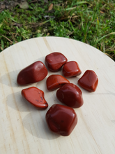 Charger l'image dans la galerie, Jaspe Rouge pierres roulées