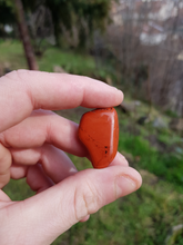 Charger l'image dans la galerie, Jaspe Rouge pierres roulées