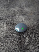 Charger l'image dans la galerie, Opale noire d'Australie cabochon
