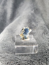 Charger l'image dans la galerie, Rutile sur Hématite du Brésil pierre de collection
