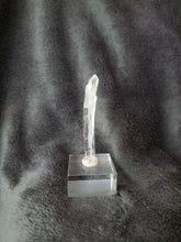 Charger l'image dans la galerie, Quartz à âme du Pakistan pierre de collection
