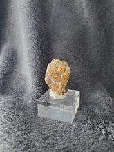 Charger l'image dans la galerie, Grenat Hessonite du Pakistan pierre de collection
