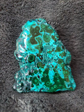 Charger l'image dans la galerie, Chrysocolle Malachite du Congo pierre de collection
