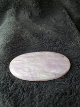 Charger l'image dans la galerie, Kunzite du Brésil cabochon
