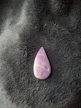 Charger l'image dans la galerie, Kunzite du Brésil cabochon
