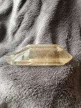 Charger l'image dans la galerie, Quartz Fumé Rutile du Brésil pierre de collection
