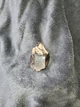 Charger l'image dans la galerie, Quartz fumé et Feldspath (Pierre de Lune) de Madagascar pierre de collection
