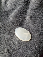 Charger l'image dans la galerie, Pierre de Lune d'Inde cabochon
