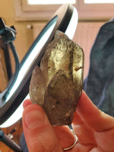 Charger l'image dans la galerie, Quartz fumé et Feldspath (Pierre de Lune) de Madagascar pierre de collection

