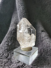 Charger l'image dans la galerie, Quartz enhydro pierre de collection
