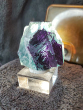 Charger l'image dans la galerie, Fluorite verte - violette de Namibie pierre de collection
