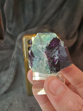 Charger l'image dans la galerie, Fluorite verte - violette de Namibie pierre de collection
