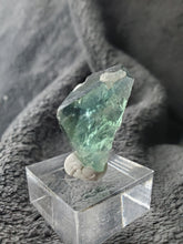 Charger l'image dans la galerie, Fluorite verte - bleue de Namibie pierre de collection
