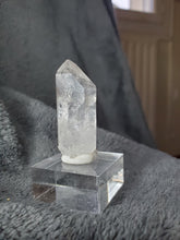 Charger l'image dans la galerie, Quartz enhydro pierre de collection
