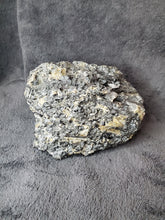 Charger l'image dans la galerie, Quartz et Tourmaline noire de France pierre de collection
