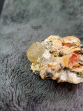Charger l'image dans la galerie, Baryte, Wulfénite et Cérusite du Maroc pierre de collection
