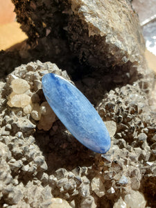 Cabochon Cyanite