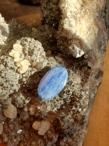 Cabochon Cyanite